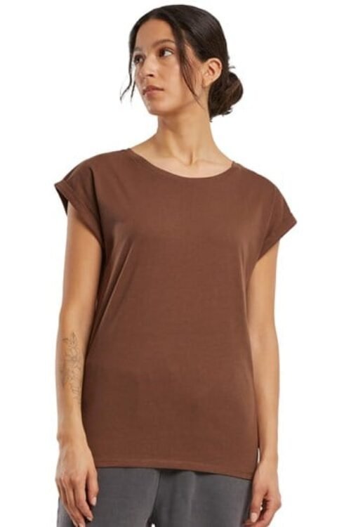 Women’s extended shoulder tee