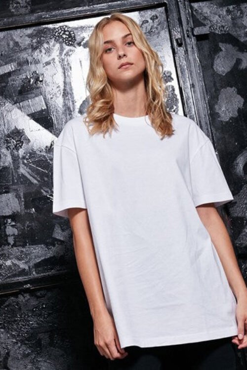 Women’s oversized boyfriend tee
